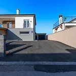 Ferienvilla Dvor Mit Privatem Pool By Interhome Feriehus Vodnjan