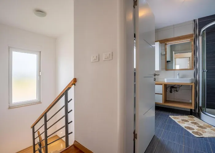Ferienvilla Dvor Mit Privatem Pool By Interhome Vodnjan