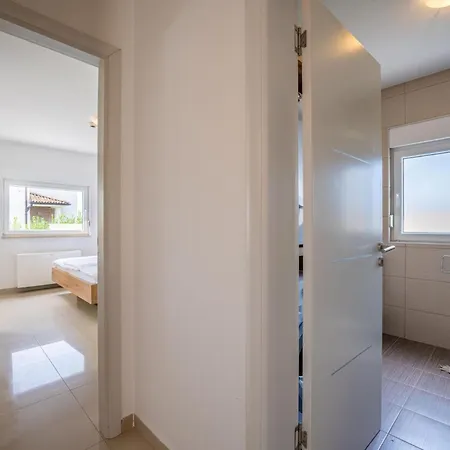 Ferienvilla Dvor Mit Privatem Pool By Interhome Dom wakacyjny *
