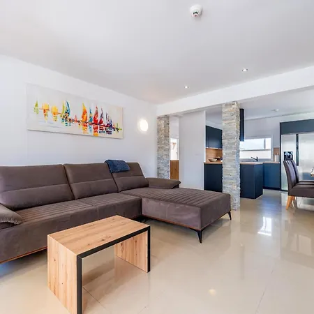 Ferienvilla Dvor Mit Privatem Pool By Interhome * Vodnjan