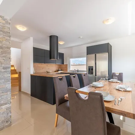 Dom wakacyjny Ferienvilla Dvor Mit Privatem Pool By Interhome Vodnjan