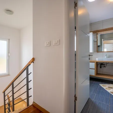 Ferienvilla Dvor Mit Privatem Pool By Interhome Vodnjan