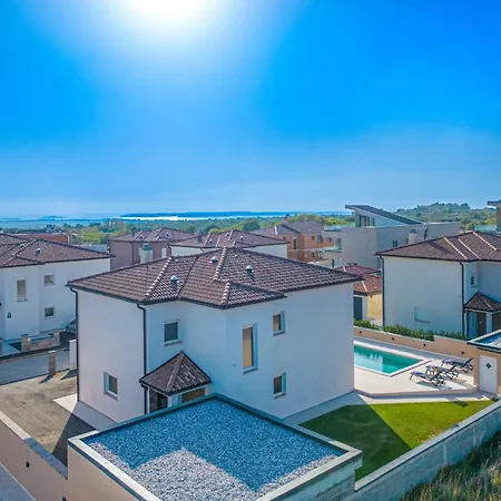 Ferienvilla Dvor Mit Privatem Pool By Interhome Dom wakacyjny